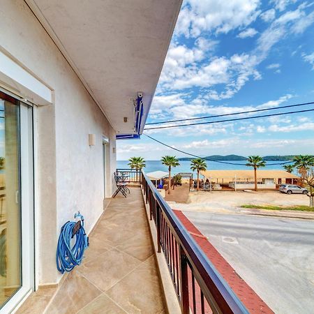 Апартаменты Upper Deck Apt. Неа-Перамос Экстерьер фото