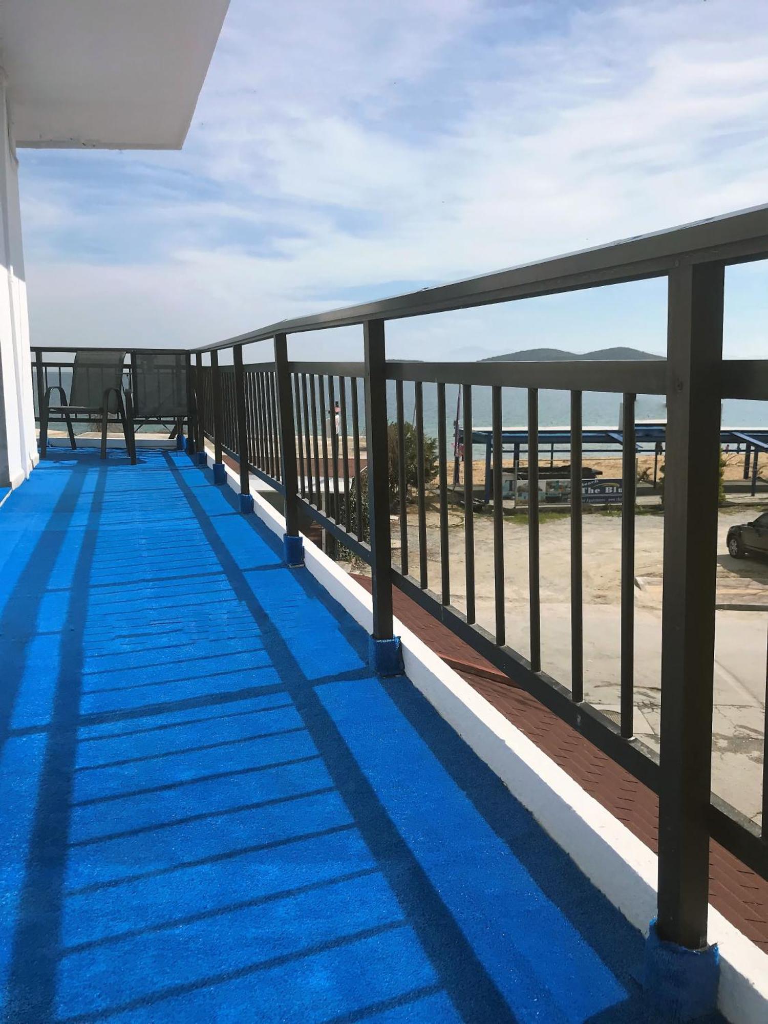 Апартаменты Upper Deck Apt. Неа-Перамос Экстерьер фото