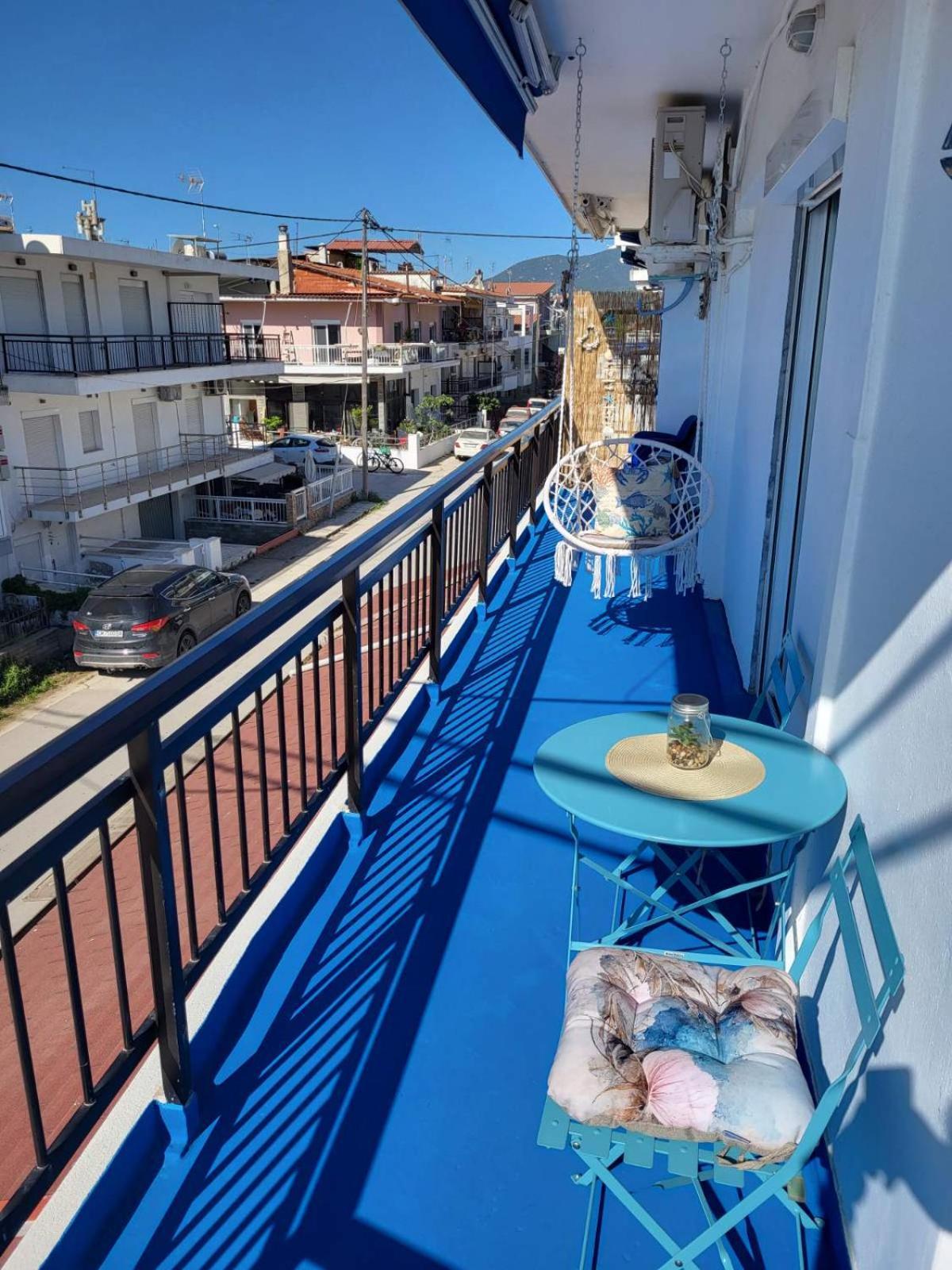 Апартаменты Upper Deck Apt. Неа-Перамос Экстерьер фото